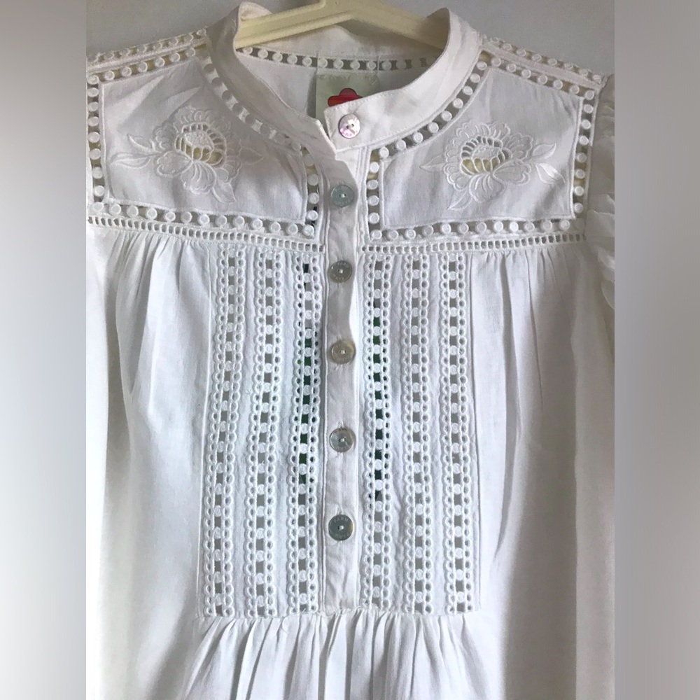 FARM Rio Romantic Richelieu Puffed Sleeve Blouse - Picture 10 of 16